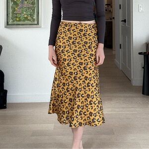 FLOWY CHEETAH MIDI SKIRT